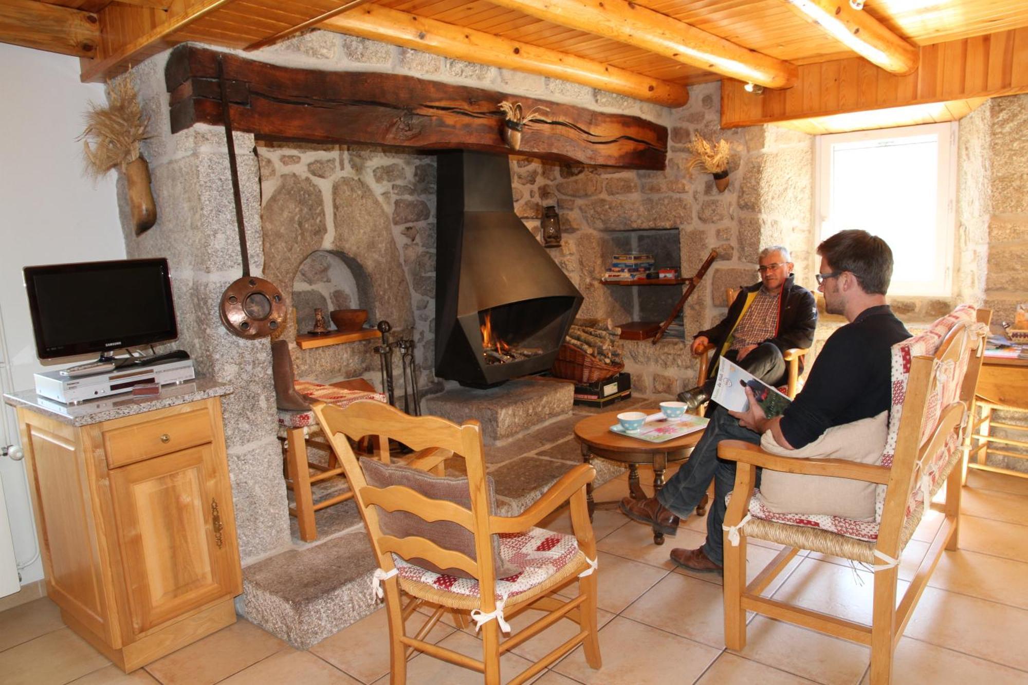 Gite Les Ducs Mialanes Exterior photo